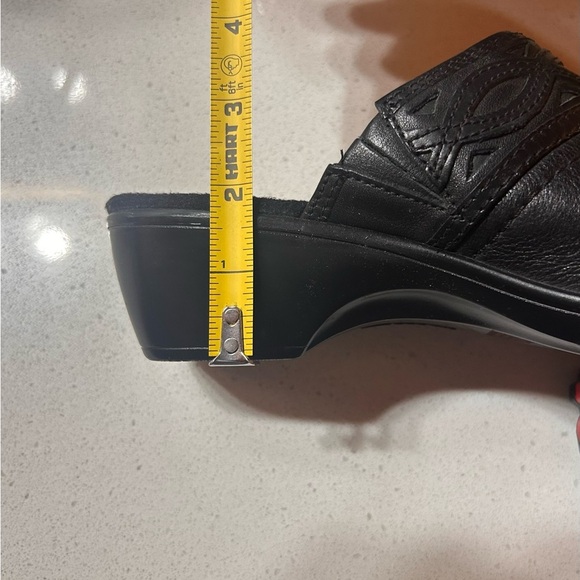 Clarks Bendables  Leather Slip On Clogs Size 8M - Picture 6 of 6